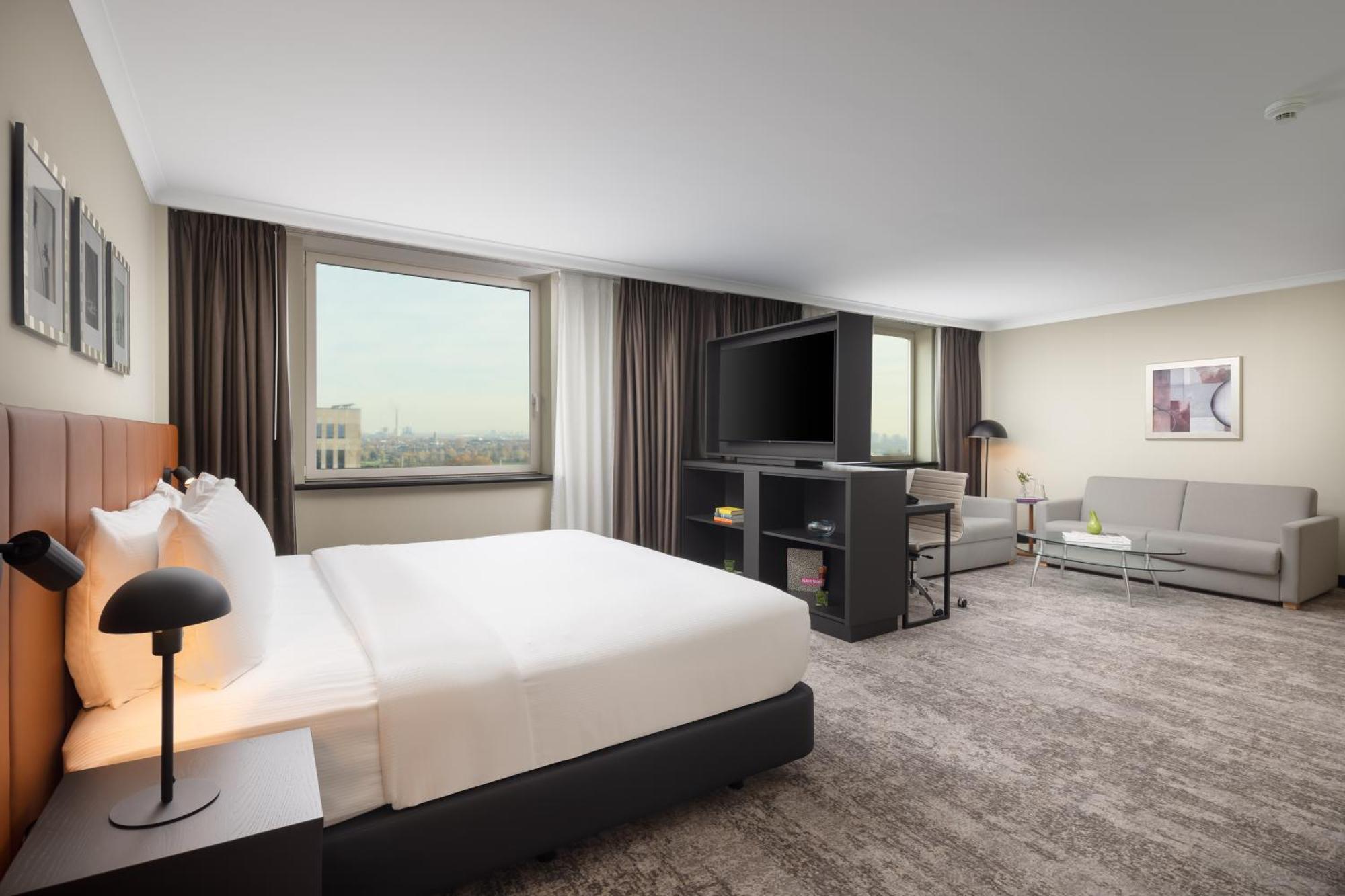 Hilton Hotel 5*
